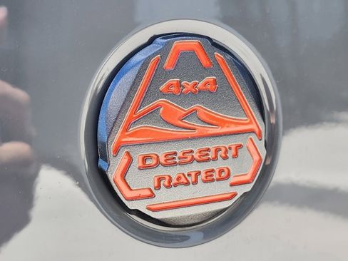 Used 2022 Jeep Gladiator Mojave w/ Cold Weather Group image 27