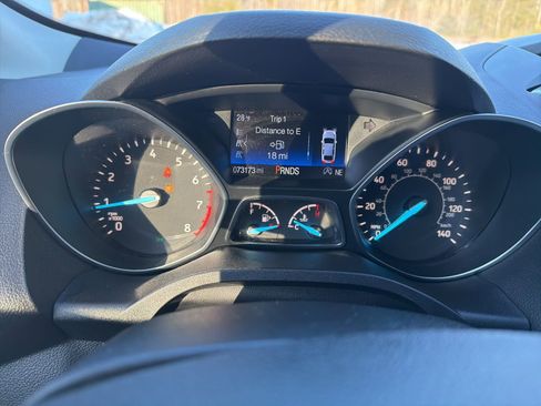 Used 2017 Ford Escape SE image 23