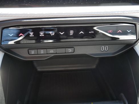 New 2026 Jeep Cherokee Limited AWD/4WD image 18