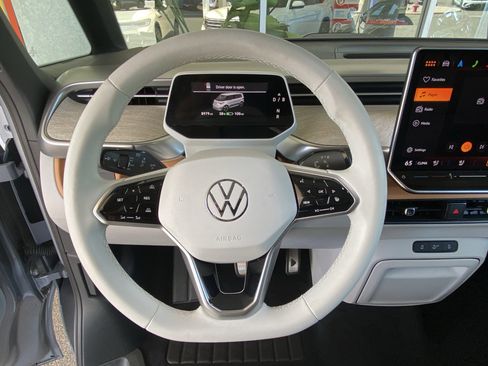 Used 2025 Volkswagen ID. Buzz 1st Edition image 22