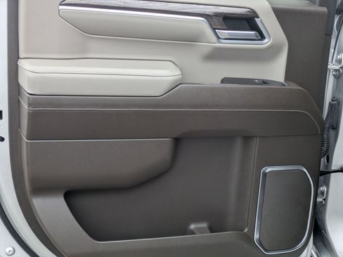 Used 2022 Chevrolet Silverado 1500 LTZ w/ LTZ Convenience Package II image 15