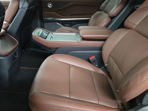 New 2026 Lincoln Navigator L Reserve image 8