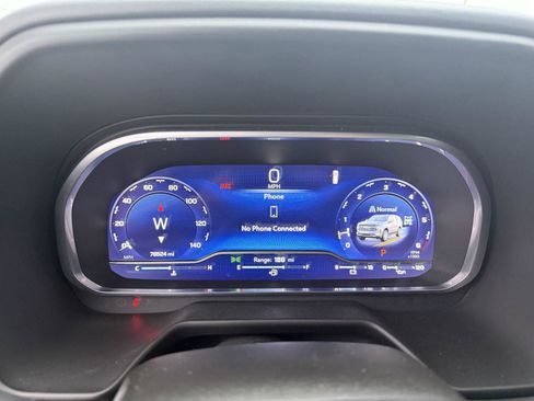 Used 2023 Chevrolet Suburban Premier image 27