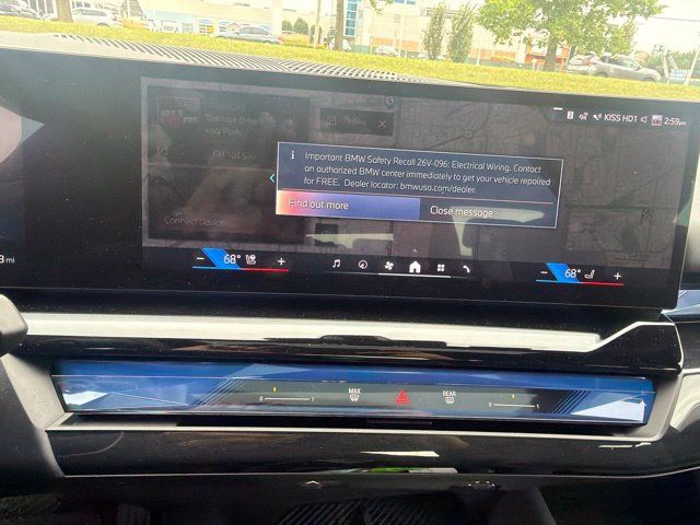 Used 2024 BMW i5 eDrive40i w/ Premium Package RWD image 3