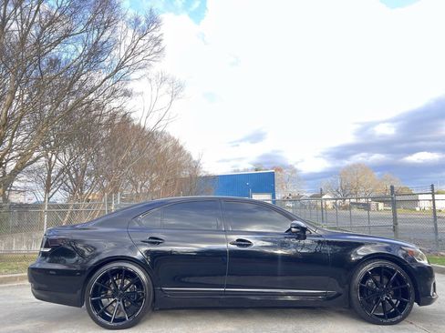 Used 2013 Lexus LS 460 Base 4dr Sedan w/ Comfort Pkg image 4