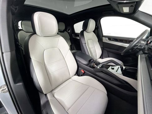 Certified 2026 Porsche Cayenne Coupe AWD/4WD image 28