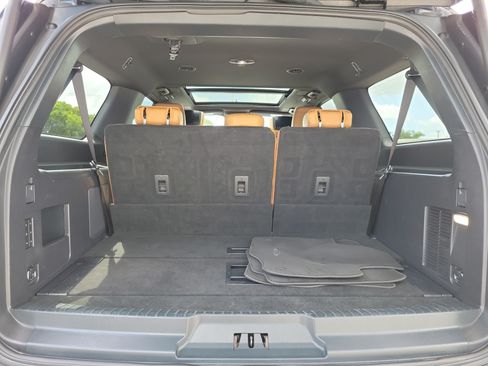 Used 2023 Ford Expedition Max Platinum RWD image 17