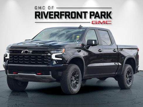 Used 2023 Chevrolet Silverado 1500 ZR2 w/ Technology Package AWD/4WD image 7