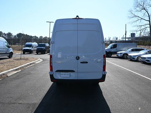 Used 2025 Mercedes-Benz Sprinter 2500 image 25
