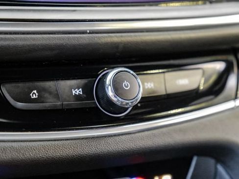 Used 2022 Buick Enclave Avenir w/ Trailering Package, 5000 lbs. FWD image 32