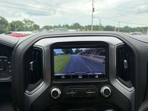 Used 2022 GMC Sierra 2500 SLE w/ SLE Value Package; image 19