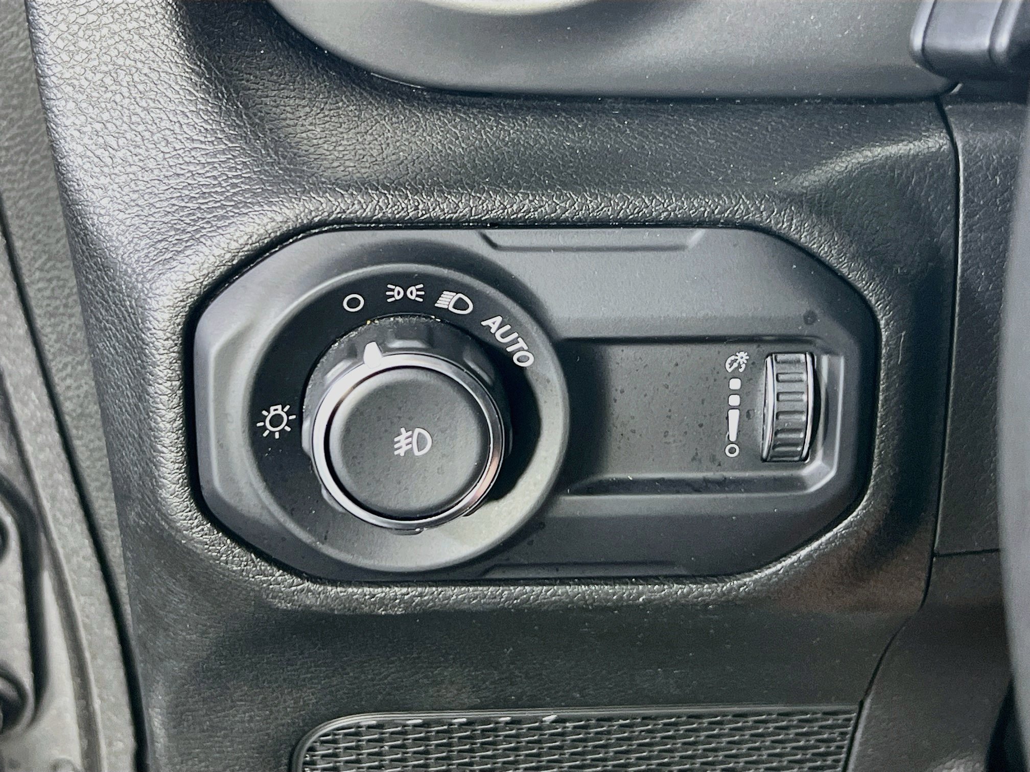 Used 2023 Jeep Wrangler Unlimited Sport AWD/4WD image 10