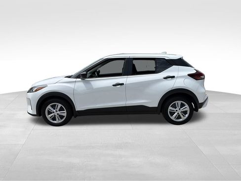 Used 2025 Nissan Kicks Play S FWD image 4