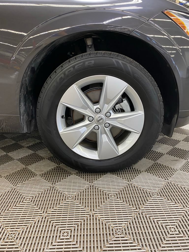 Used 2022 Volvo XC60 B5 Momentum AWD/4WD image 25