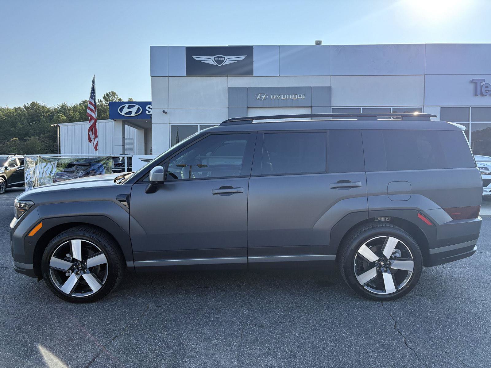 Certified 2025 Hyundai Santa Fe Limited w/ Tow & Go Package FWD image 4
