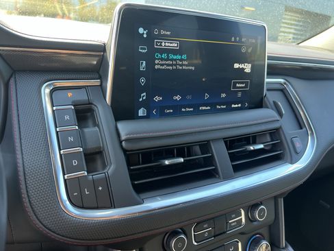 Used 2022 Chevrolet Tahoe RST w/ Luxury Package AWD/4WD image 25