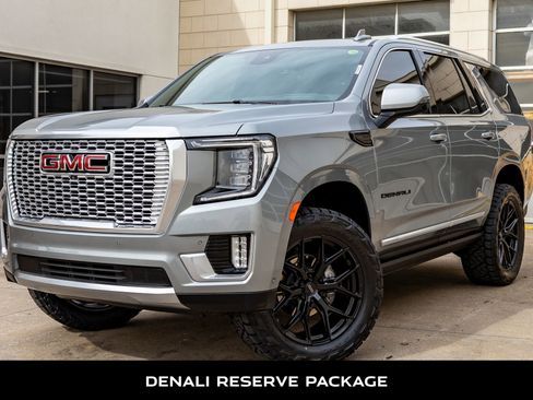 Used 2024 GMC Yukon Denali w/ Denali Reserve Package image 5