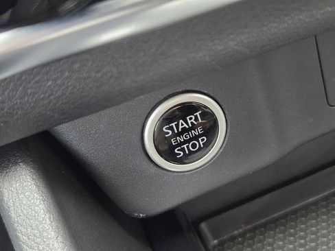 Certified 2023 Nissan Rogue SV FWD image 22