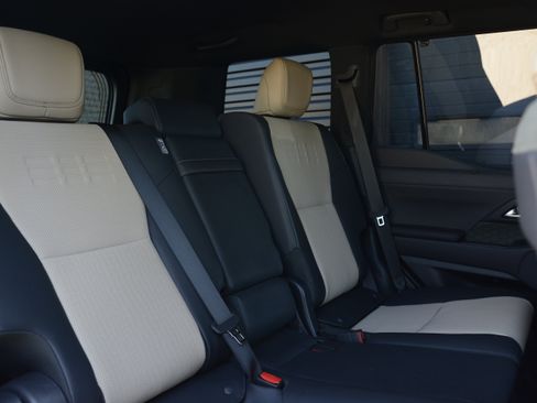 Used 2025 Lexus GX 550 AWD/4WD image 36