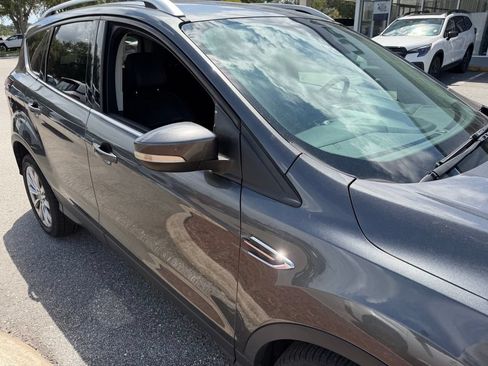 Used 2017 Ford Escape Titanium FWD image 14