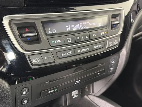 Used 2017 Honda Pilot Elite image 21