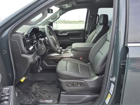 Used 2025 Chevrolet Silverado 1500 LTZ w/ Z71 Off-Road Package image 9