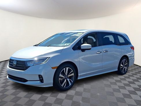 Used 2023 Honda Odyssey Touring image 3