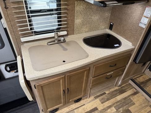 Used 2014 Mercedes-Benz Sprinter 3500 image 71