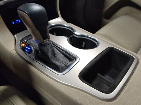 Used 2017 Jeep Grand Cherokee Limited image 26