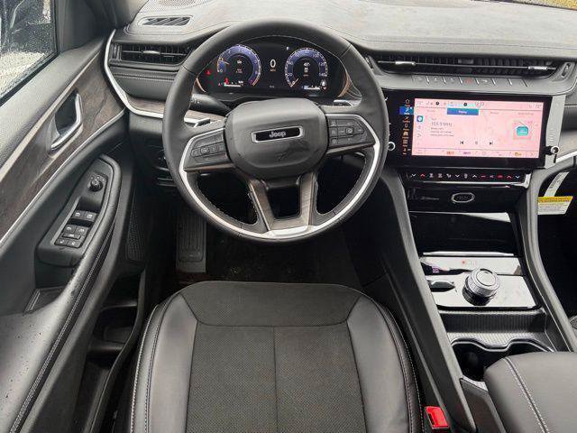 New 2026 Jeep Grand Cherokee Altitude AWD/4WD image 32