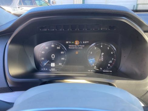 Used 2017 Volvo XC90 T6 Momentum w/ Vision Package image 18