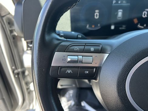 Used 2025 Hyundai Kona SEL FWD image 27
