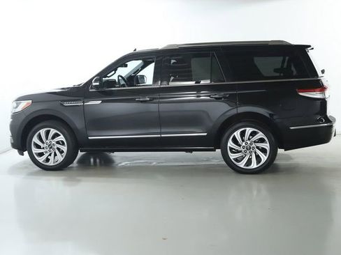 Used 2024 Lincoln Navigator Reserve image 41