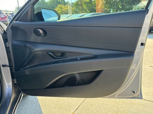 Certified 2025 Hyundai Elantra Sport image 14