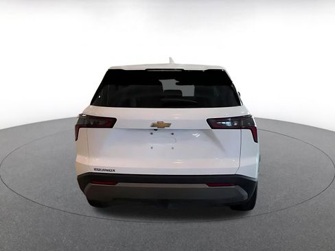 Used 2025 Chevrolet Equinox LT image 11