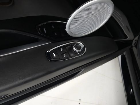 Used 2019 Aston Martin DB11 Coupe RWD image 6