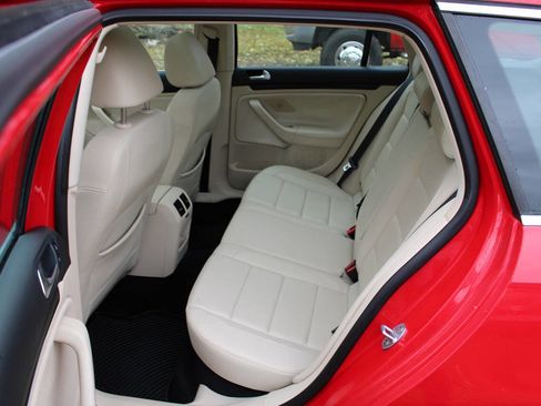 Used 2013 Volkswagen Jetta SE image 25