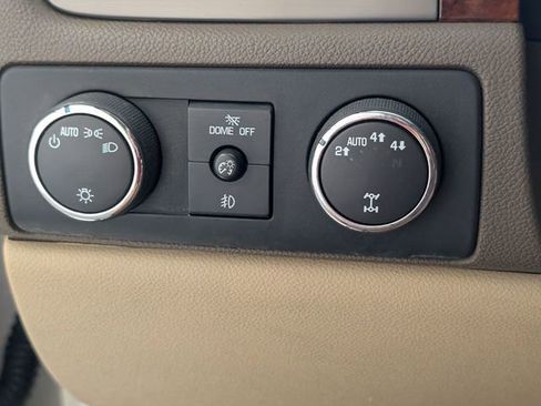 Used 2013 Chevrolet Suburban LT AWD/4WD image 16