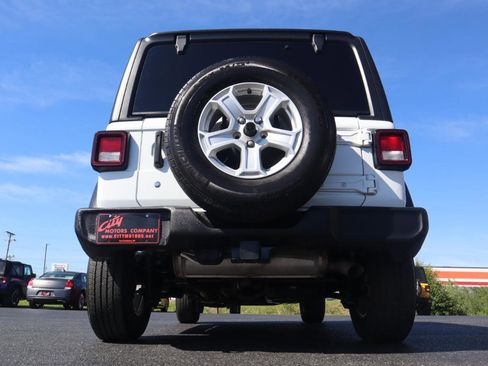 Used 2018 Jeep Wrangler Unlimited Sport S AWD/4WD image 9