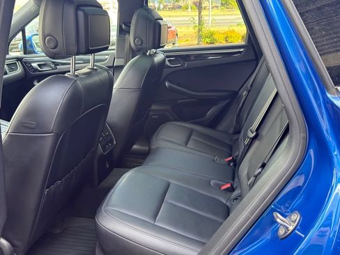Used 2018 Porsche Macan AWD/4WD image 13