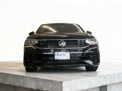 New 2024 Volkswagen Tiguan SE R-Line image 2