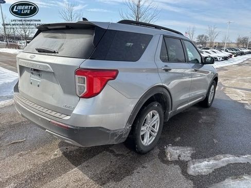 Used 2023 Ford Explorer XLT w/ Equipment Group 202A image 8