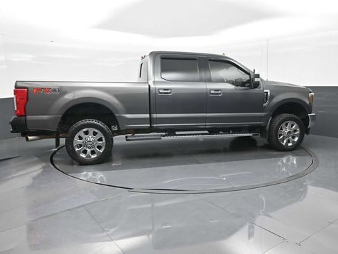 Used 2019 Ford F250 Lariat w/ Chrome Package image 9