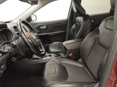 Used 2021 Jeep Cherokee Latitude Plus FWD image 17