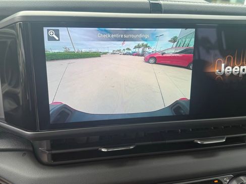 Certified 2025 Jeep Gladiator Rubicon image 15