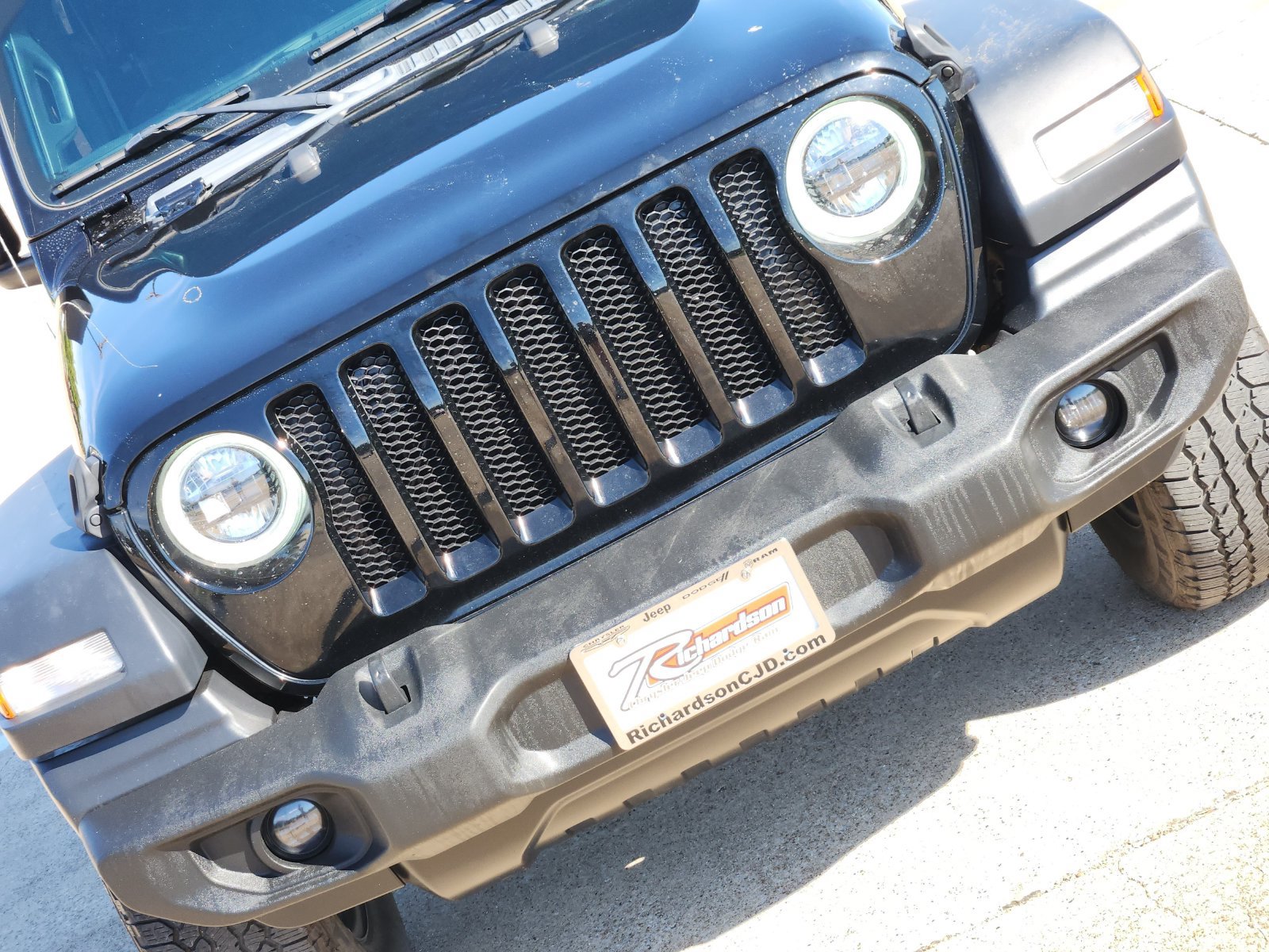Used 2023 Jeep Wrangler Sport AWD/4WD image 14