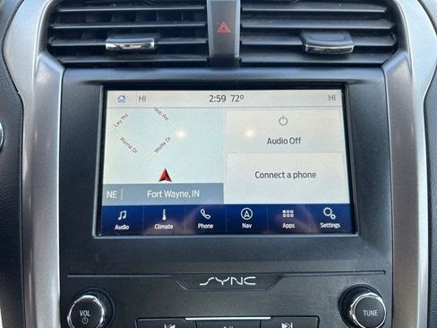 Used 2020 Ford Fusion SE image 22