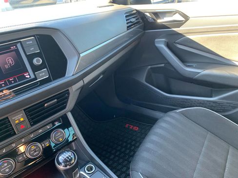 Used 2019 Volkswagen Jetta GLI image 14