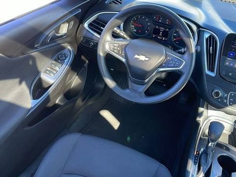 Used 2024 Chevrolet Malibu LT image 24