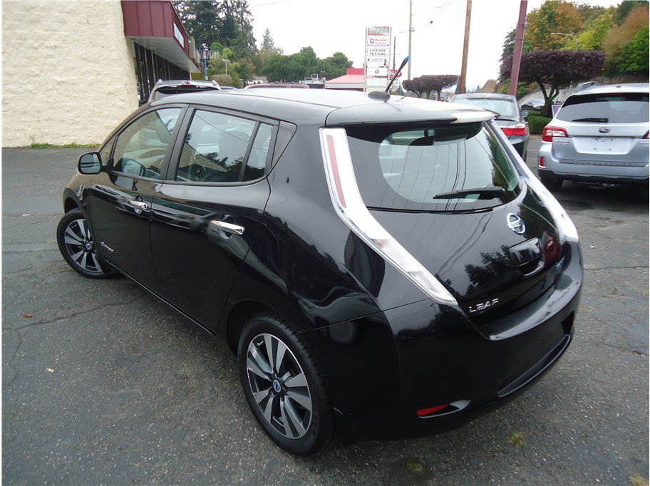 Used 2013 Nissan Leaf SL w/ Premium Pkg FWD image 8